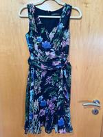 Kleid ärmellos Esprit Größe 34 Blumenmuster auf dunkelblau navy Hessen - Langen (Hessen) Vorschau