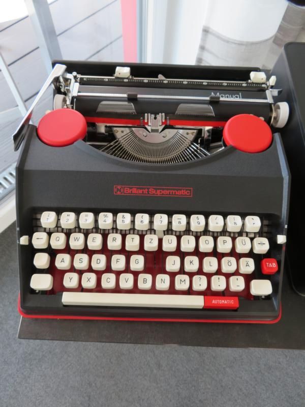 Schreibmaschine Kofferschreibmaschine BRILLANT Supermatic Manual in Kiel