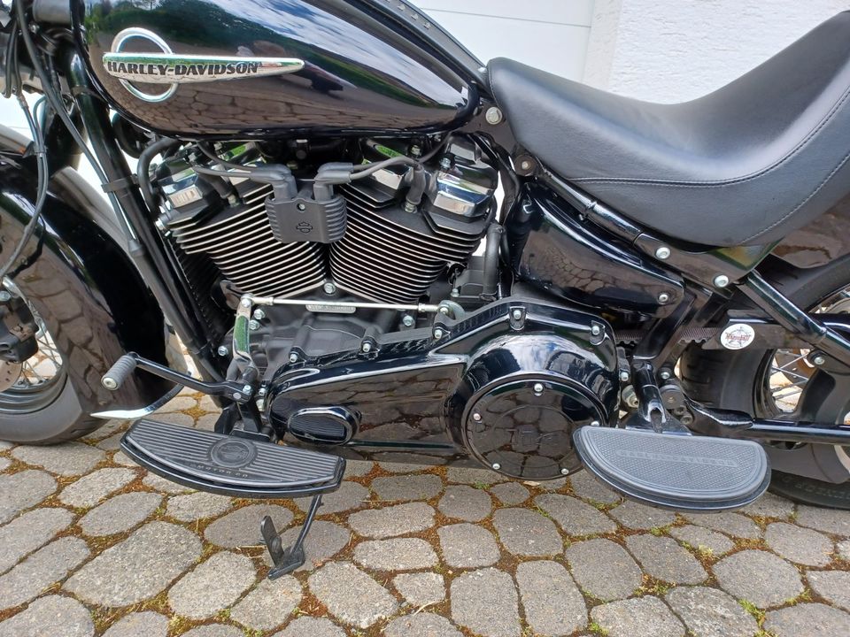 Harley Softail Heritage Deluxe 114 BSL wenig Kilometer Topzustand in Schlüchtern