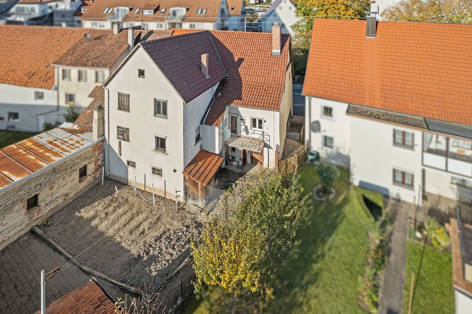 Ideal für Handwerker - Charmantes Einfamilienhaus mit zwei Garagen und schönem Gartenbereich! in Gammertingen