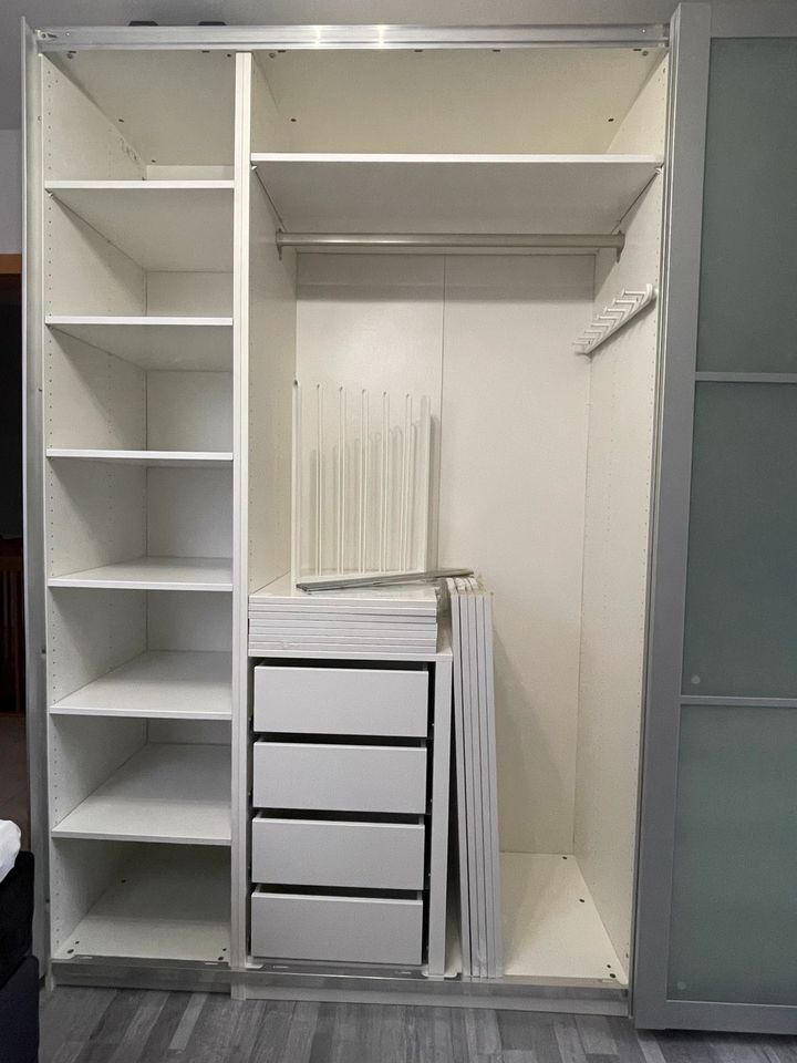 Ikea Schrank pax in Uelzen