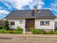 Gepflegtes Einfamilienhaus mit 4 ZKB und großem Garten in Hamm Rheinland-Pfalz - Hamm am Rhein Vorschau