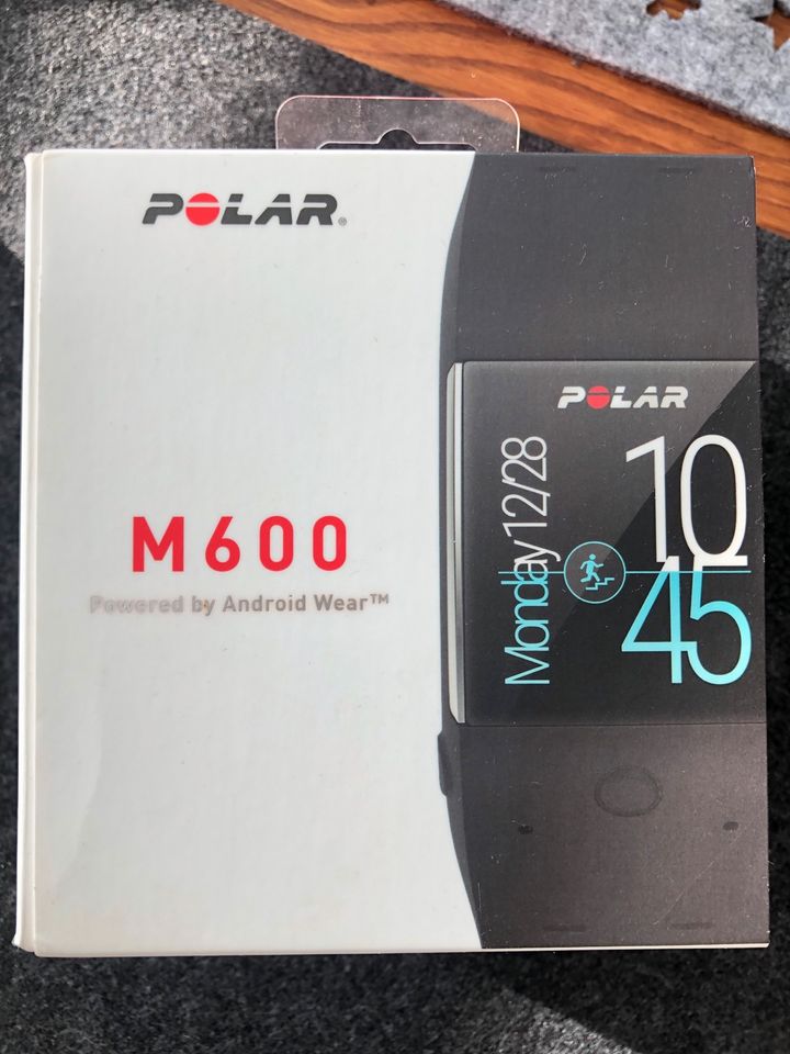 POLAR m600, schöne weiße Smartwatch mit OVP in Amtzell