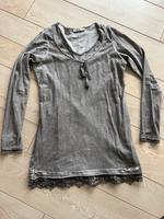 Tredy Bluse lässig lang m. Ausschnitt Spitzenbündchen oliv Gr. 40 Nordrhein-Westfalen - Halver Vorschau