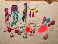 Barbie und Co. diverse Kleidung Schuhe Taschen etc. Niedersachsen - Gehrden Vorschau