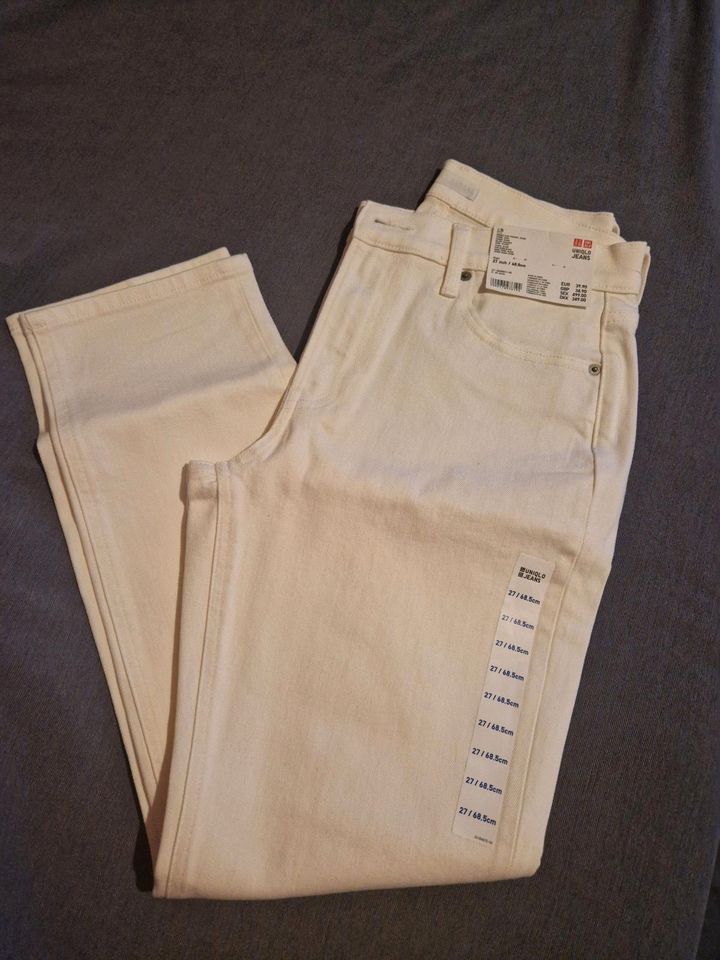 Uniqlo - Damen Slim Straight Jeans in Berlin