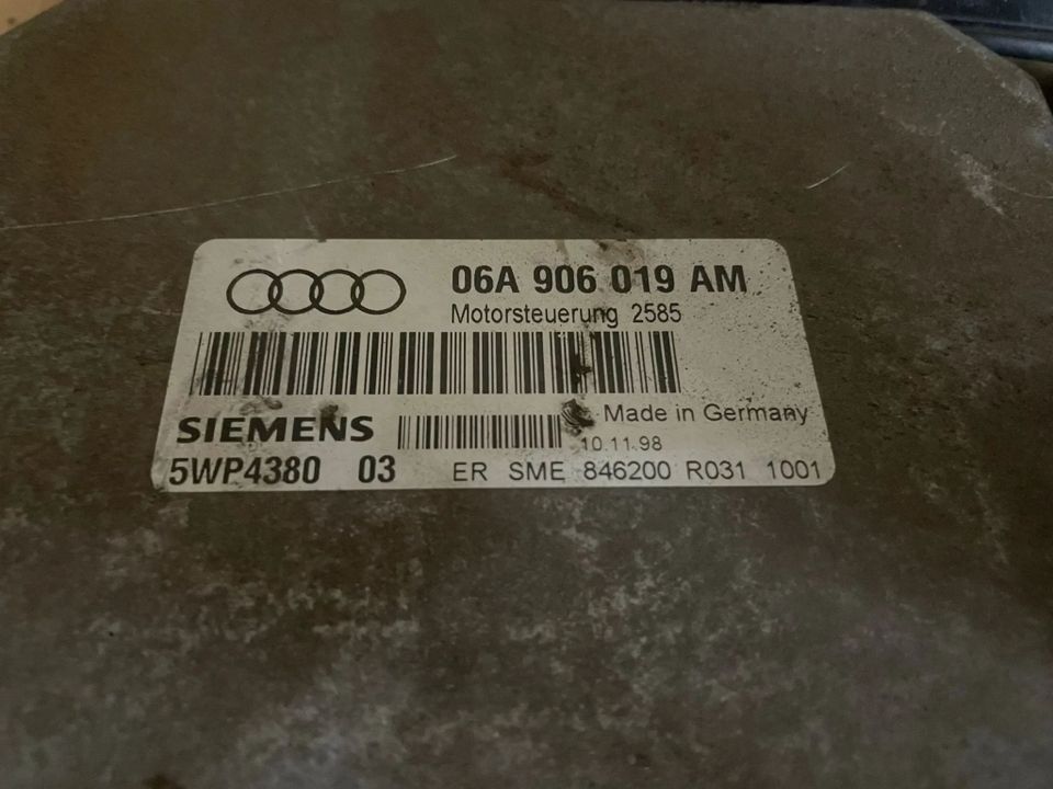 ORIGINAL AUDI A3 1,6 STEUERGERÄT SET 06A906019AM in Eitorf