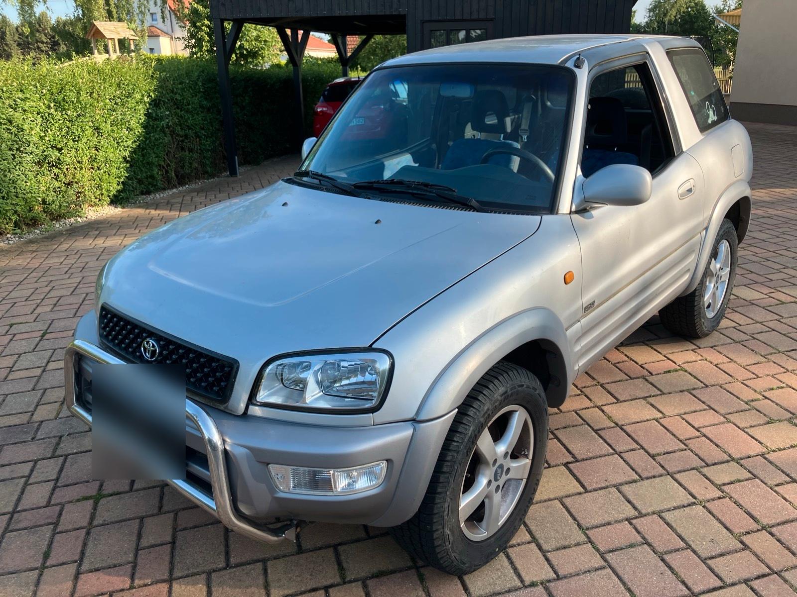 Abbildung des Autos Toyota RAV4