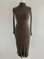 Geripptes Midikleid von Zara Gr. S mit Rollkragen Nordrhein-Westfalen - Wesel Vorschau