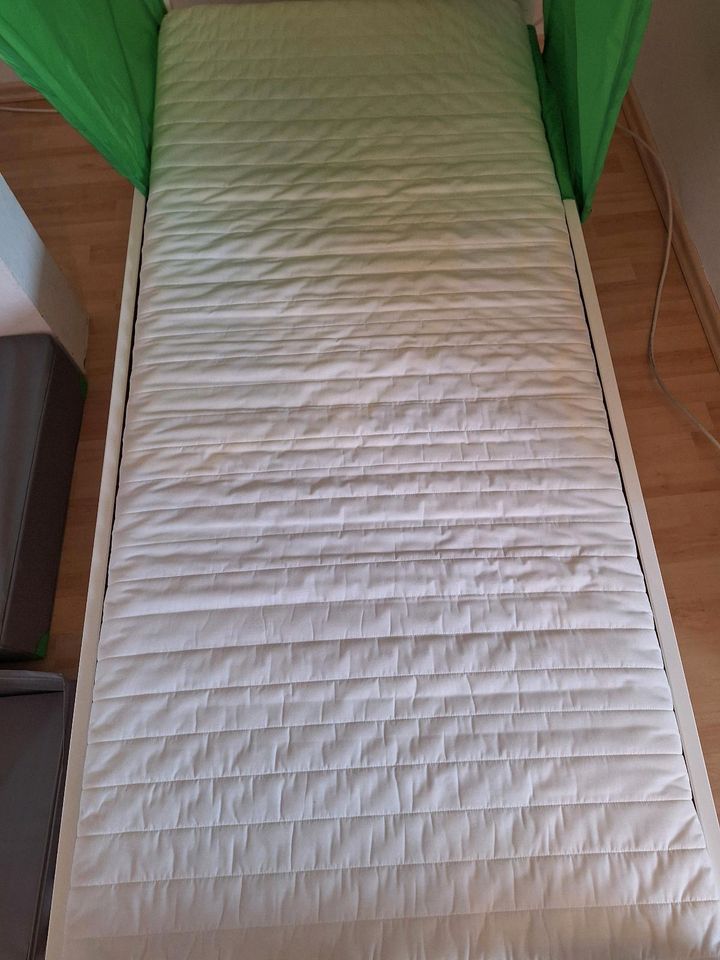 IKEA Kritter Kinderbett mit Zubehör in Leipzig
