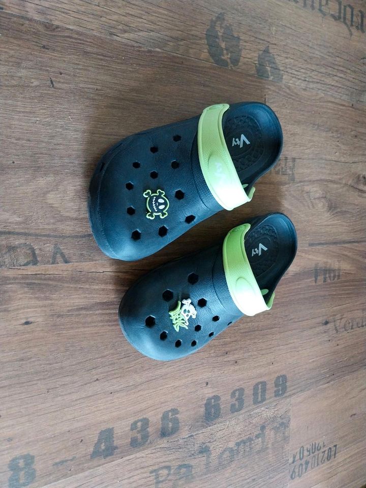 Schuhe keine Original Crocs  Gr 33 neuwertig in Wächtersbach