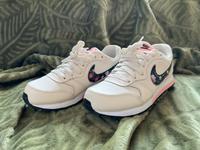 Nike MD Runner 2 - Größe 37,5 Bayern - Meitingen Vorschau