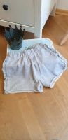 PLAY UP Sweatshorts/ Shorts grau Gr.5J / 110 wie Neu! Niedersachsen - Winsen (Luhe) Vorschau