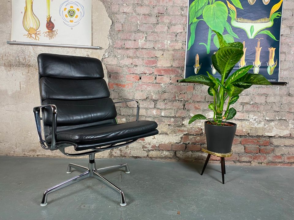 Eames Soft Pad EA 216 Herman Miller Vitra Lounge Chair Sessel in Wuppertal