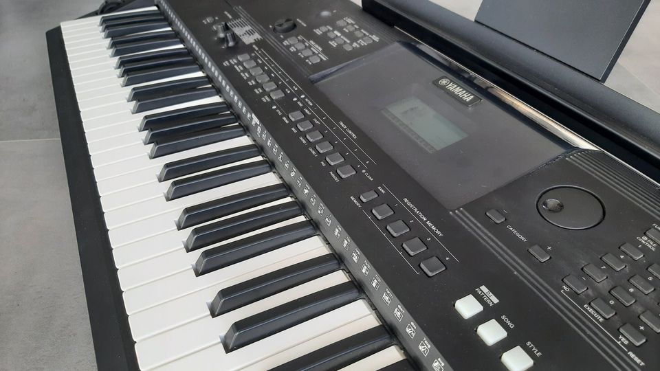 Yamaha PSR - EW400 Keyboard - TOP Zustand - Instrument in Bergisch Gladbach