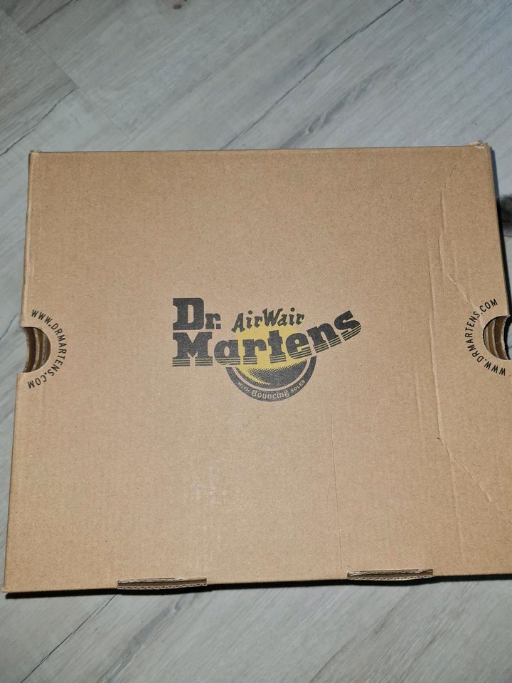 Dr. Martens Vegan 1460   *neu und original verpackt in Memmingen