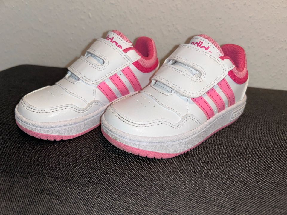 Adidas Kinder Schuhe in Ahaus