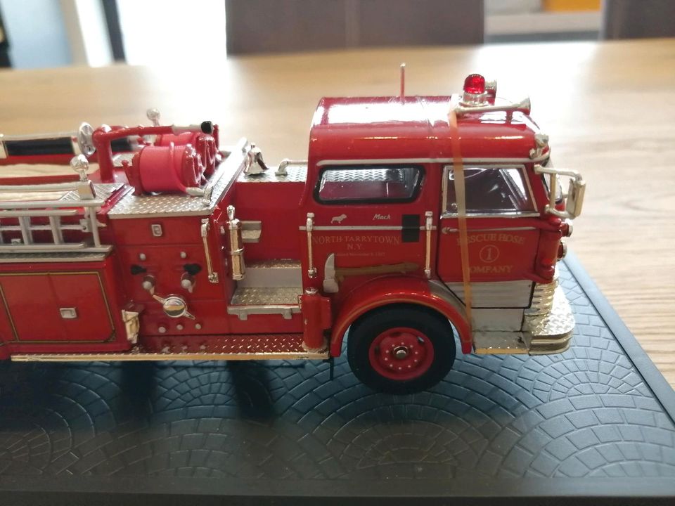 Feuerwehr Truck Die Cast Metal in Frankfurt am Main