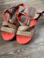 Super schöne Sommerschuhe mit Keilabsatz von Tamaris Niedersachsen - Rinteln Vorschau
