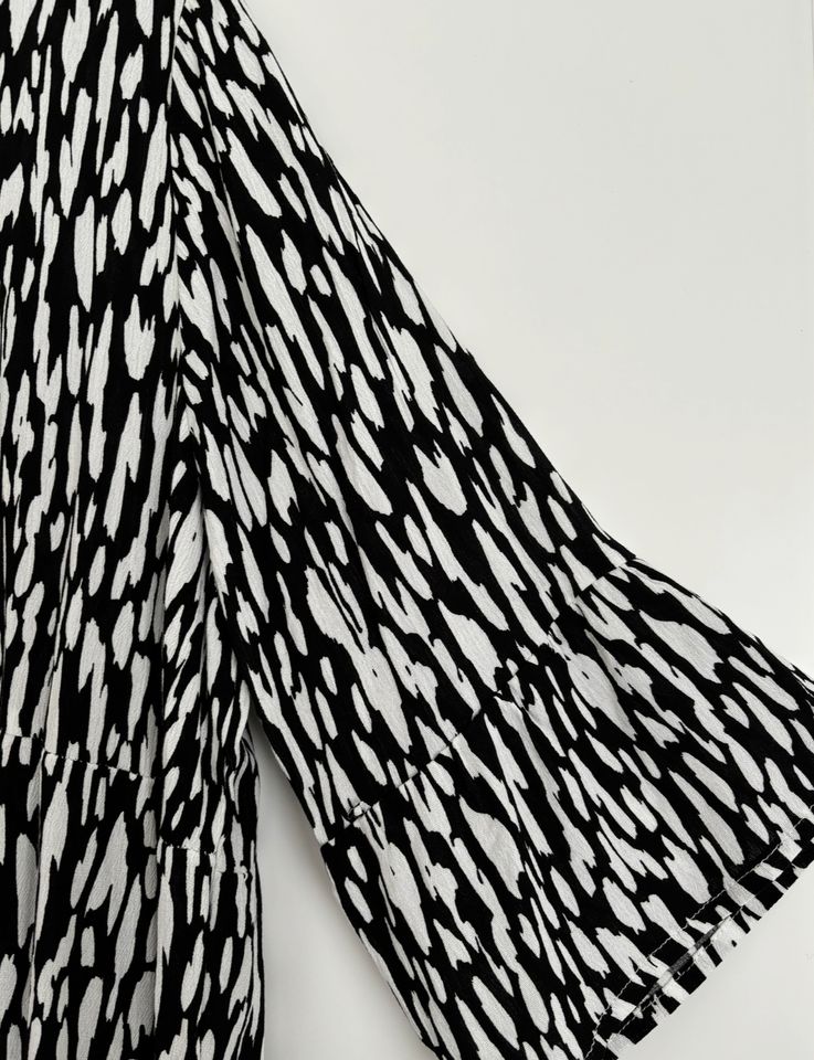 Kleid / Tunika von Janina, Gr. 44, schwarz-weiß, neu in München