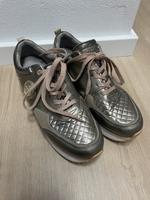 Guess Sneaker Gr. 39 Nordrhein-Westfalen - Windeck Vorschau