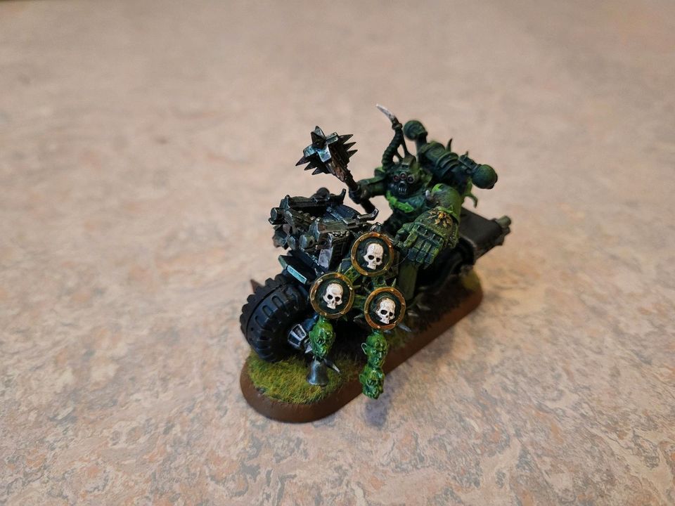 Warhammer 40K Chaos Nurgle Biker Champion in Langenselbold