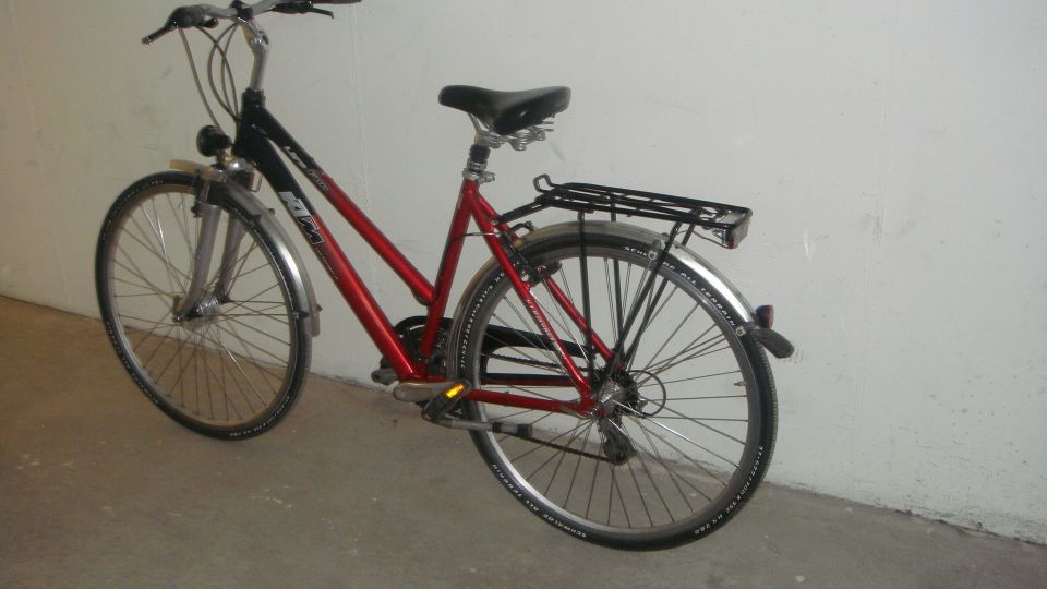 Fahrrad KTM LIFE FUN, Rot-Silber, 28 Zoll Räder, Shimano Schaltun in Konstanz