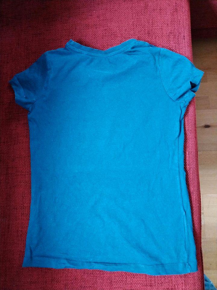 2 Pferde Tshirts, gr. 146, weiss/blau in Giengen an der Brenz