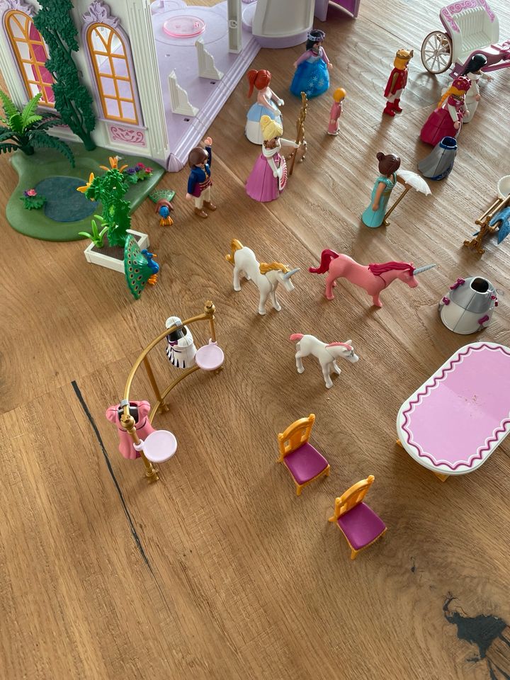 Playmobil schloss Prinzessin mit vielen Figuren Möbeln Zubehör in Hohenkammer