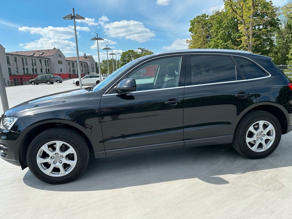 Audi Q5 2.0 TDI in Stein