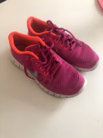 Nike Sportschuhe 38 Pink Niedersachsen - Achim Vorschau