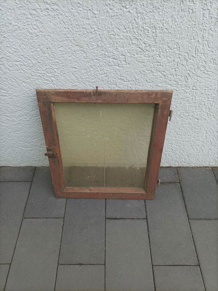 Altes Holzfenster ohne Rahmen ca 51x58 in Gießen