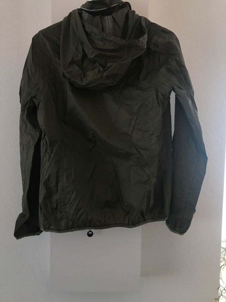 Schmuddelwedda Jacke Regenjacke oliv grün S 36 in Wasserburg am Inn