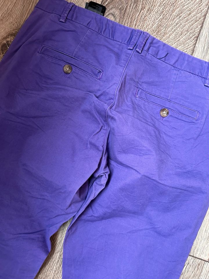 H&M Chino Hose Lila Gr. 38 in Mölln