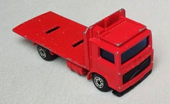 Matchbox, Volvo Truck 1981, rot, 1:80, ohne OVP in Rüsselsheim