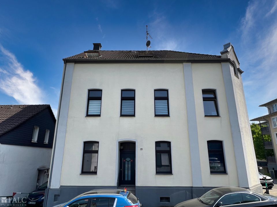 Attraktive Investitionsmöglichkeit: Gepflegtes Mehrfamilienhaus in Mülheim an der Ruhr!! in Mülheim (Ruhr)