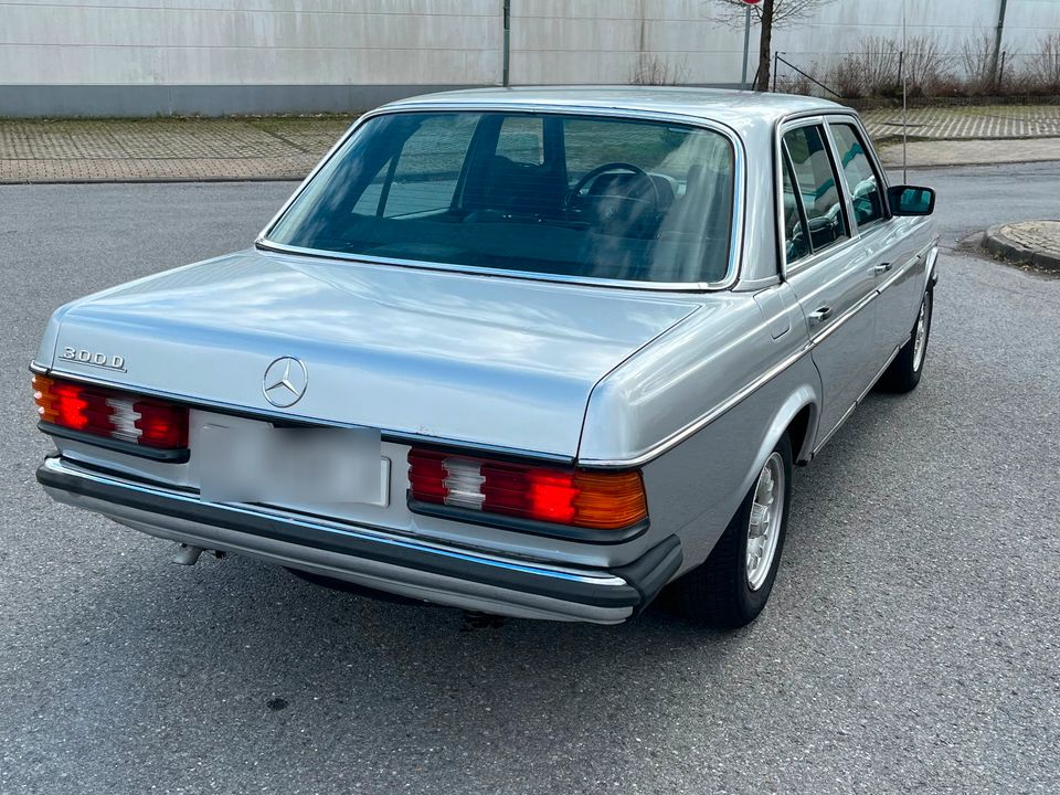 Mercedes 300 D W 123 in Aachen