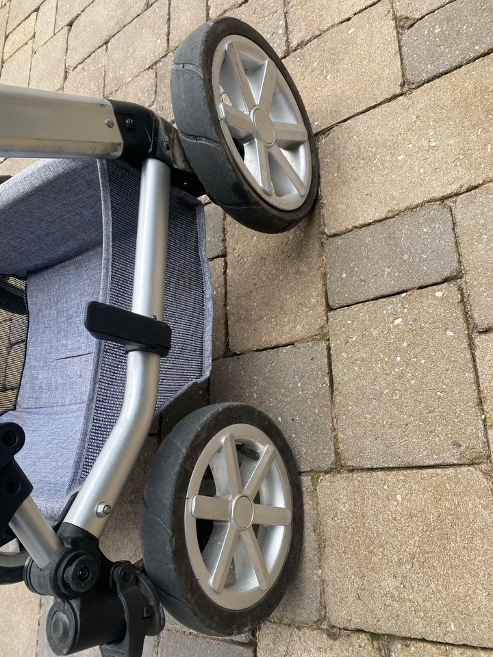 ABC Design Kinderwagen mit viel Zubehör in Bad Liebenzell