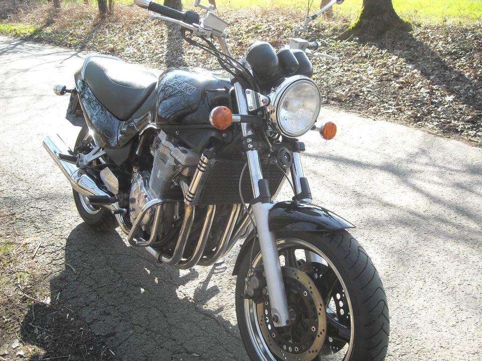 SUZUKI GSX1100 G, Tüv 02 / 2026 in Oberhausen