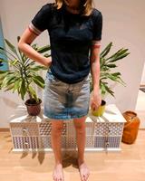 Review Shirt size XS und Jeans-Rock Gr. 34  sehr guter Zustand Bayern - Freising Vorschau