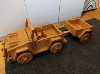 Holz Spielzeug Geländewagen mit Anhänger Dithmarschen - Lohe-Rickelshof Vorschau