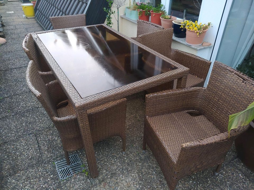 Gartenmöbel Rattan - Tisch u. 6 Stühle in Leonberg