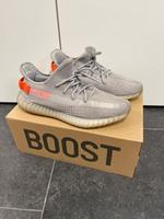Adidas Yeezy Boost 350 V2 Größe 46 tail light Hessen - Büttelborn Vorschau