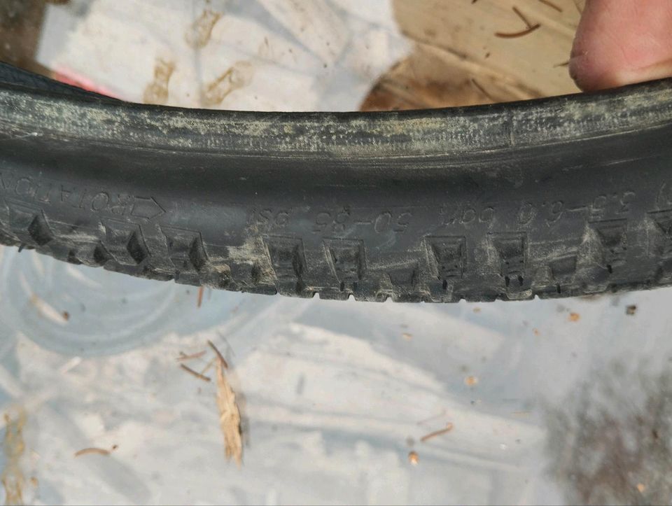 3 x 28 Zoll Trekkingreifen Schwalbe vittoria in Filderstadt