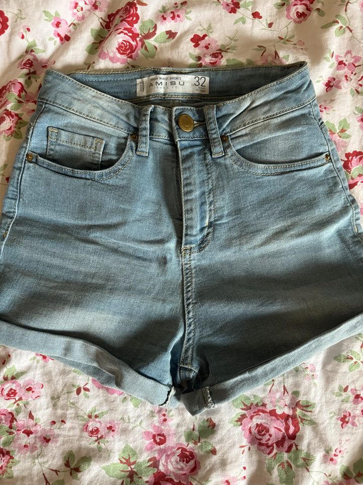 Jeansshorts in Wartmannsroth