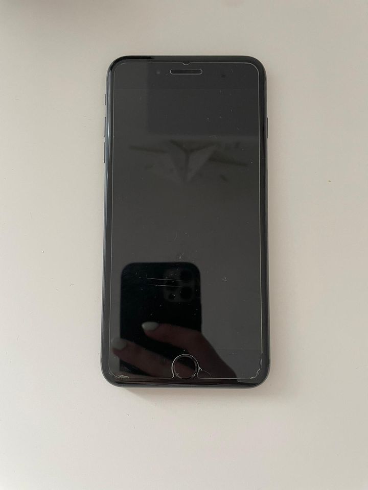 Apple iPhone 8 plus 256 GB, space gray in Sigmaringendorf