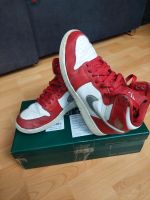 NIKE AIR JORDAN MID 1 HIGH ROT WEISS 37 Düsseldorf - Rath Vorschau