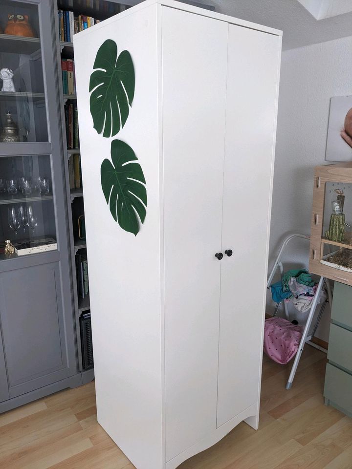 Ikea "Solgul" Kleiderschrank fürs Kinderzimmer (ähnlich Smågöra) in Nienhagen MV