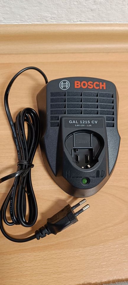 Ladegerät Bosch Professional GAL 1215 CV 3,6 V-12 V 1,5A in Nürnberg (Mittelfr)