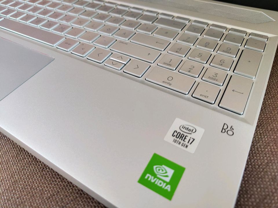 Laptop HP Pavilion 15 Intel i7 - 1065G7, 16 GB  1 TB SSD wie Neu in Tübingen